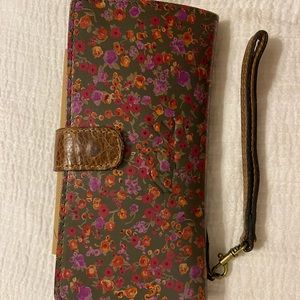 Patricia Nash floral wallet